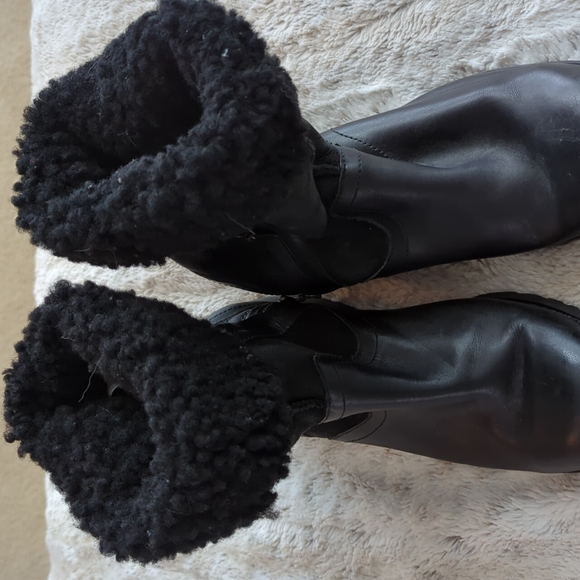 UGG Black Leather Wool Lined Edgy Moto Neutral Snow Winter Boots Womens Size 8 - Picture 3 of 10